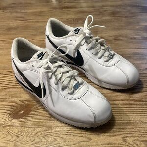 NIKE CORTEZ 72 MENS SIZE 10.5 BASIC WHITE W/BLACK